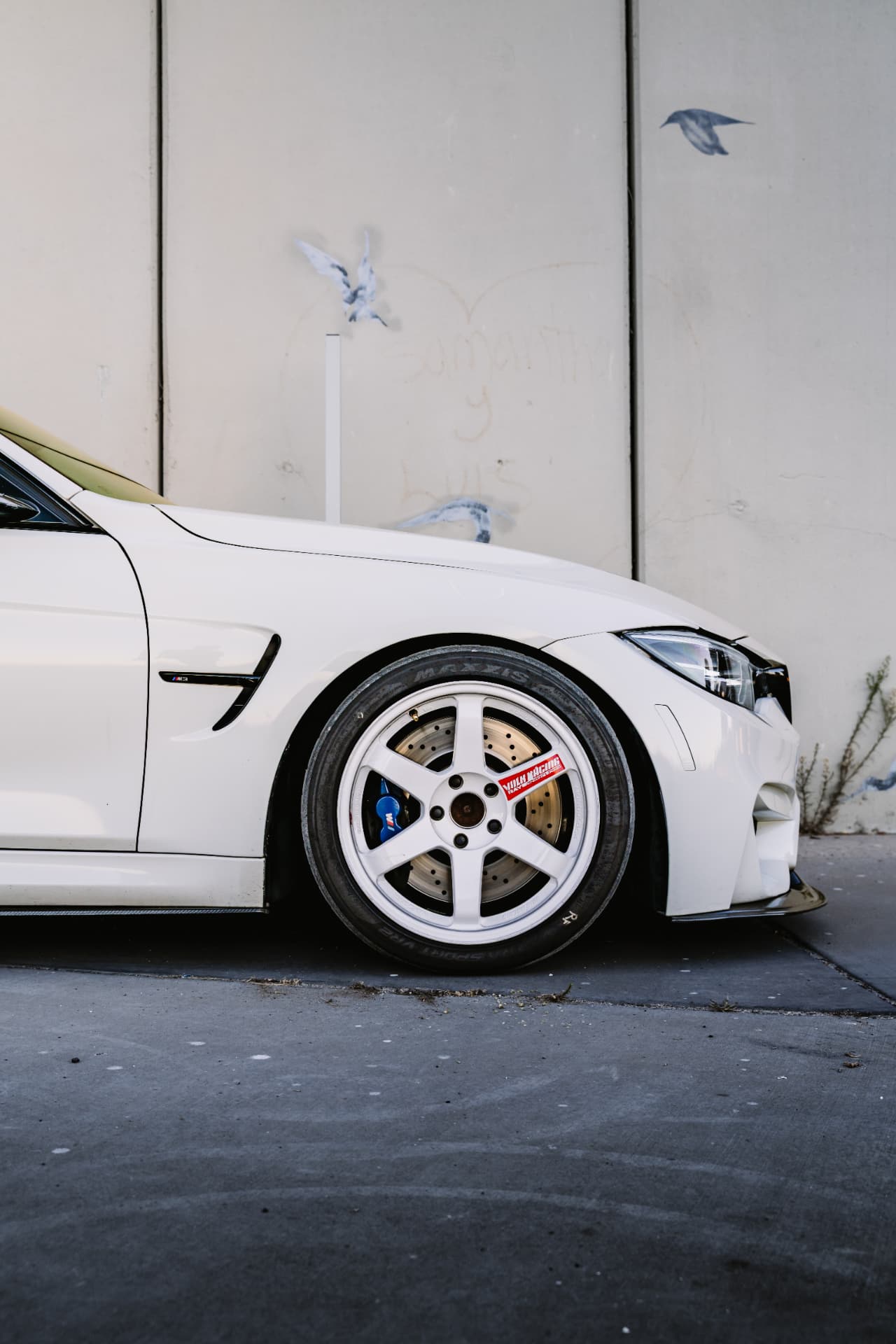 White TE37SL wheel detail on the BMW M3 F80